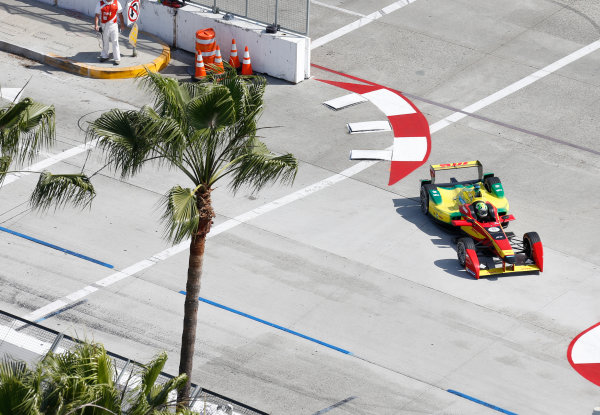 2014/2015 FIA Formula E Championship.
Long Beach ePrix, Long Beach, California, United States of America.
Friday 3 April 2015
Lucas di Grassi (BRA)/Audi Abt Sport - Spark-Renault SRT_01E
Photo: Jed Leicester/LAT/Formula E
ref: Digital Image _JL20227
2014/2015 FIA Formula E Championship.
Long Beach ePrix, Long Beach, California, United States of America.
Friday 3 April 2015
Lucas di Grassi (BRA)/Audi Abt Sport - Spark-Renault SRT_01E
Photo: Jed Leicester/LAT/Formula E
ref: Digital Image _JL20227