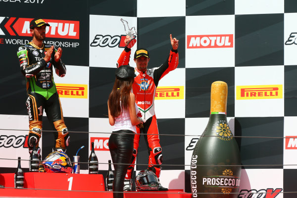 2017 Superbike World Championship - Round 5
Imola, Italy.
Sunday 14 May 2017
Podium SSP: race winner Kenan Sofuoglu, Kawasaki Puccetti Racing, third place P.J. Jacobsen, MV Agusta
World Copyright: Gold and Goose Photography/LAT Images
ref: Digital Image 18857