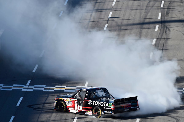 1-2 April, 2016, Martinsville, Virginia USA
Kyle Busch (18) does a burnout after winning.
©2016, John Harrelson / LAT Photo USA
1-2 April, 2016, Martinsville, Virginia USA
Kyle Busch (18) does a burnout after winning.
©2016, John Harrelson / LAT Photo USA