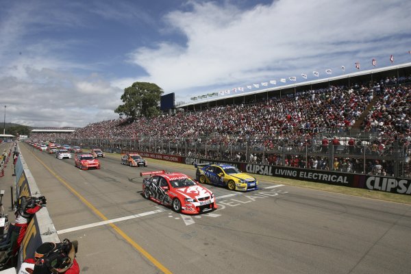 2007 Australian V8 Supercars - Clipsal 500.
Adelaide, Australia. 1st - 4th March 2007.
Start of race 2 - Todd Kelly (Holden Racing Team Commodore VE), leads James Courtney (Stone Brothers Racing Ford Falcon BF). Action.
World Copyright: Mark Horsburgh/LAT Photographic
ref: Digital Image Race2 Start-RD01-07-1310
2007 Australian V8 Supercars - Clipsal 500.
Adelaide, Australia. 1st - 4th March 2007.
Start of race 2 - Todd Kelly (Holden Racing Team Commodore VE), leads James Courtney (Stone Brothers Racing Ford Falcon BF). Action.
World Copyright: Mark Horsburgh/LAT Photographic
ref: Digital Image Race2 Start-RD01-07-1310