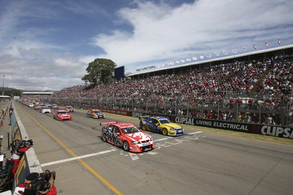 2007 Australian V8 Supercars - Clipsal 500.
Adelaide, Australia. 1st - 4th March 2007.
Start of race 2 - Todd Kelly (Holden Racing Team Commodore VE), leads James Courtney (Stone Brothers Racing Ford Falcon BF). Action. 
World Copyright: Mark Horsburgh/LAT Photographic
ref: Digital Image Race2 Start-RD01-07-1310




