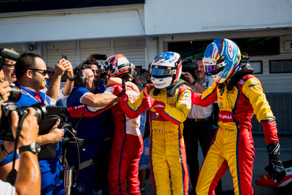 2017 GP3 Series Round 4.
Hungaroring, Budapest, Hungary.
Sunday 30 July 2017.
Kevin Joerg (SUI, Trident), Giuliano Alesi (FRA, Trident), Ryan Tveter (USA, Trident).
Photo: Zak Mauger/GP3 Series Media Service.
ref: Digital Image _56I4111 2017 GP3 Series Round 4.
Hungaroring, Budapest, Hungary.
Sunday 30 July 2017.
Kevin Joerg (SUI, Trident), Giuliano Alesi (FRA, Trident), Ryan Tveter (USA, Trident).
Photo: Zak Mauger/GP3 Series Media Service.
ref: Digital Image _56I4111
