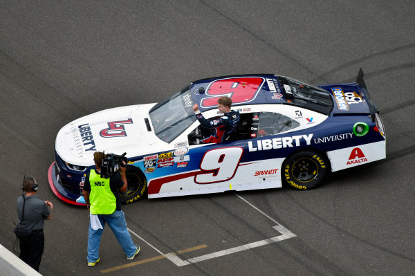 NASCAR XFINITY Series
Lilly Diabetes 250
Indianapolis Motor Speedway, Indianapolis, IN USA
Saturday 22 July 2017
William Byron, Liberty University Chevrolet Camaro celebrates his win
World Copyright: Nigel Kinrade
LAT Images NASCAR XFINITY Series
Lilly Diabetes 250
Indianapolis Motor Speedway, Indianapolis, IN USA
Saturday 22 July 2017
William Byron, Liberty University Chevrolet Camaro celebrates his win
World Copyright: Nigel Kinrade
LAT Images