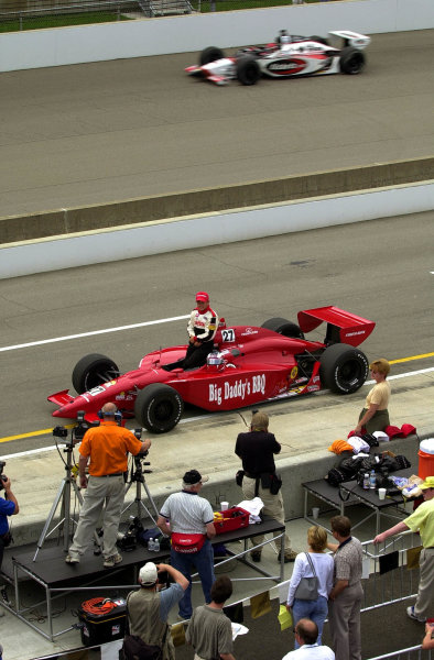 Jimmy Kite poses for the traditional post-qualifying photos as practice goes on the track behind him.
84th. Indianapolis 500, Indy Racing Northern Light Series, Indianapolis Motor Speedway, Speedway Indiana,USA 28 May,2000 -F
Peirce Williams 2000 LAT PHOTOGRAPHIC Jimmy Kite poses for the traditional post-qualifying photos as practice goes on the track behind him.
84th. Indianapolis 500, Indy Racing Northern Light Series, Indianapolis Motor Speedway, Speedway Indiana,USA 28 May,2000 -F
Peirce Williams 2000 LAT PHOTOGRAPHIC