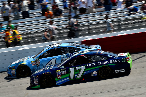 Monster Energy NASCAR Cup Series
Toyota Owners 400
Richmond International Raceway, Richmond, VA USA
Sunday 30 April 2017
Kevin Harvick, Stewart-Haas Racing, Busch Light Ford Fusion and Ricky Stenhouse Jr, Roush Fenway Racing, Fifth Third Ford Fusion
World Copyright: Rusty Jarrett
LAT Images
ref: Digital Image 17RIC1rj_3946