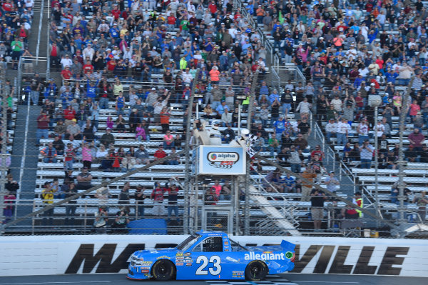 NASCAR Camping World Truck Series
Alpha Energy Solutions 250
Martinsville Speedway, Martinsville, VA USA
Saturday 1 April 2017
Chase Elliott
World Copyright: Nigel Kinrade/LAT Images
ref: Digital Image 17MART1mt1163