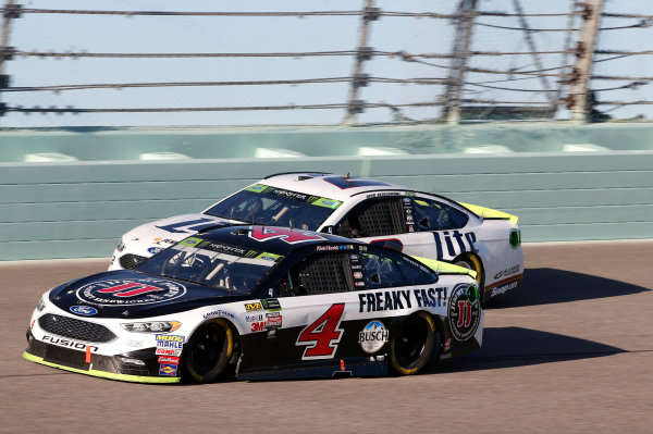 Monster Energy NASCAR Cup Series
Ford EcoBoost 400
Homestead-Miami Speedway, Homestead, FL USA
Sunday 19 November 2017
Kevin Harvick, Stewart-Haas Racing, Jimmy John's Ford Fusion Brad Keselowski, Team Penske, Miller Lite Ford Fusion
World Copyright: Matthew T. Thacker
LAT Images Monster Energy NASCAR Cup Series
Ford EcoBoost 400
Homestead-Miami Speedway, Homestead, FL USA
Sunday 19 November 2017
Kevin Harvick, Stewart-Haas Racing, Jimmy John's Ford Fusion Brad Keselowski, Team Penske, Miller Lite Ford Fusion
World Copyright: Matthew T. Thacker
LAT Images