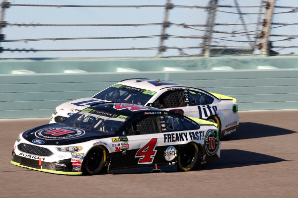 Monster Energy NASCAR Cup Series
Ford EcoBoost 400
Homestead-Miami Speedway, Homestead, FL USA
Sunday 19 November 2017
Kevin Harvick, Stewart-Haas Racing, Jimmy John's Ford Fusion Brad Keselowski, Team Penske, Miller Lite Ford Fusion
World Copyright: Matthew T. Thacker
LAT Images