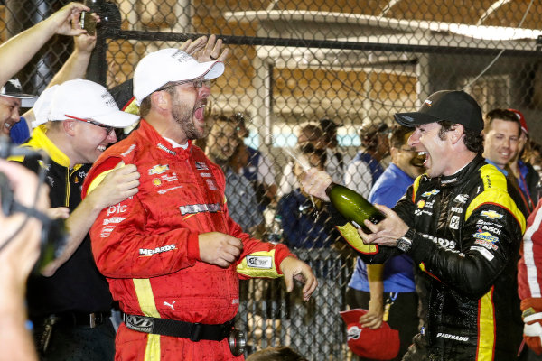 Verizon IndyCar Series
Desert Diamond West Valley Phoenix Grand Prix
Phoenix Raceway, Avondale, AZ USA
Saturday 29 April 2017
Simon Pagenaud, Team Penske Chevrolet podium champagne
World Copyright: Michael L. Levitt
LAT Images Verizon IndyCar Series
Desert Diamond West Valley Phoenix Grand Prix
Phoenix Raceway, Avondale, AZ USA
Saturday 29 April 2017
Simon Pagenaud, Team Penske Chevrolet podium champagne
World Copyright: Michael L. Levitt
LAT Images