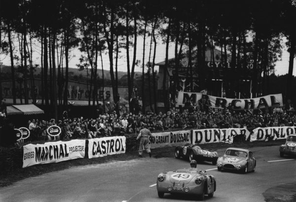 Le Mans, France. 12th - 13th June 1954
Yves Giraud-Cabantous/Just-Emile Vernet (V
P. R166 Renault), retired, passes the crashed EugÂne Dussous/Jacques Savoye (Panhard X84), retired, action. World Copyright: LAT Photographic
Ref: 194 - 3-3A. Le Mans, France. 12th - 13th June 1954
Yves Giraud-Cabantous/Just-Emile Vernet (V
P. R166 Renault), retired, passes the crashed EugÂne Dussous/Jacques Savoye (Panhard X84), retired, action. World Copyright: LAT Photographic
Ref: 194 - 3-3A.