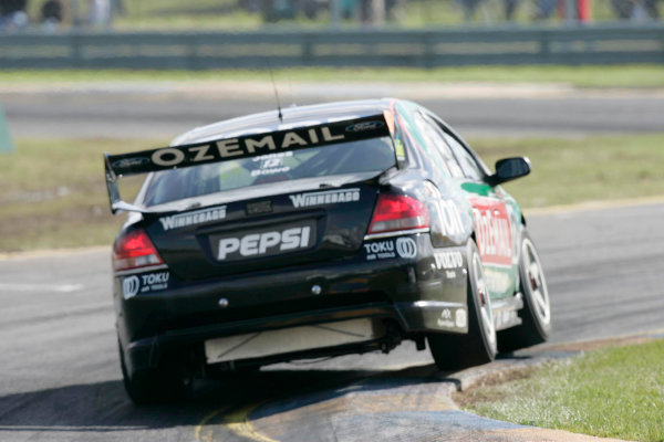 2004 Australian V8 Supercars
Sandown, Australia. 12th September 2004
V8 Supercar drivers John Bowe and Brad Jones during the Betta Electrical 500 being held this weekend at Sandown International Raceway Melbourne, Australia.
World Copyright: Mark Horsburgh/LAT Photographic
ref: DIgital Image Only