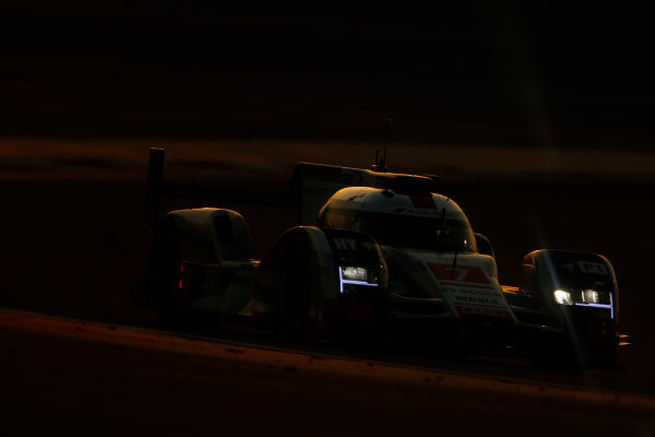 2015 FIA World Endurance Championship
Bahrain 6-Hours
Bahrain International Circuit, Bahrain
Saturday 21 November 2015.
Marcel F?ssler, Andr? Lotterer, Beno?t Tr?luyer (#7 LMP1 Audi Sport Team Joest Audi R18 e-tron quattro).
World Copyright: Alastair Staley/LAT Photographic
ref: Digital Image _79P1228 2015 FIA World Endurance Championship
Bahrain 6-Hours
Bahrain International Circuit, Bahrain
Saturday 21 November 2015.
Marcel F?ssler, Andr? Lotterer, Beno?t Tr?luyer (#7 LMP1 Audi Sport Team Joest Audi R18 e-tron quattro).
World Copyright: Alastair Staley/LAT Photographic
ref: Digital Image _79P1228