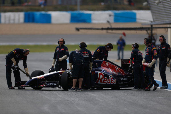 2014 F1 Pre Season Test 1 - Preview
Circuito de Jerez, Jerez, Spain.
Tuesday 28 January 2014.
Jean-Eric Vergne, Toro Rosso STR9 Renault, comes back into the pits.
World Copyright: Andrew Ferraro/LAT Photographic.
ref: Digital Image _79P0747