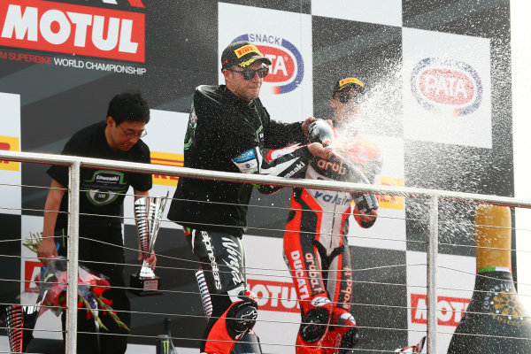 2017 Superbike World Championship - Round 6
Donington Park, UK.
Sunday 28 May 2017
Podium: race winner Jonathan Rea, Kawasaki Racing, second place Tom Sykes, Kawasaki Racing, third place Chaz Davies, Ducati Team
World Copyright: Gold and Goose Photography/LAT Images
ref: Digital Image Post-R-500-9561