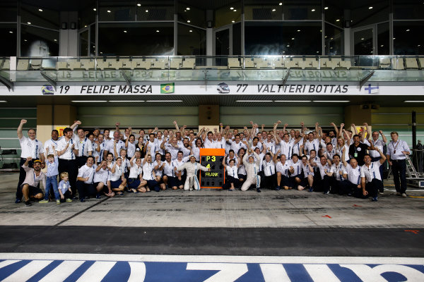 Yas Marina Circuit, Abu Dhabi, United Arab Emirates.
Sunday 23 November 2014.
The Williams team celebrate securing third in the Constructors Championship.
World Copyright: Glenn Dunbar/LAT Photographic.
ref: Digital Image _W2Q7488 Yas Marina Circuit, Abu Dhabi, United Arab Emirates.
Sunday 23 November 2014.
The Williams team celebrate securing third in the Constructors Championship.
World Copyright: Glenn Dunbar/LAT Photographic.
ref: Digital Image _W2Q7488