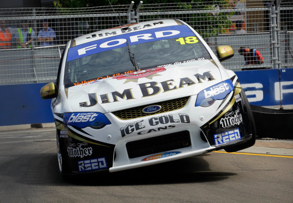 Homebush Street Circuit, Sydney, New South Wales.
4th - 5th December 2010.
During the Sydney Telstra 500 Grand Finale, event 14 of the 2010 Australian V8 Supercar Championship Series.
World Copyright: Mark Horsburgh/LAT Photographic
ref: Digital Image -EV14-10-00214F