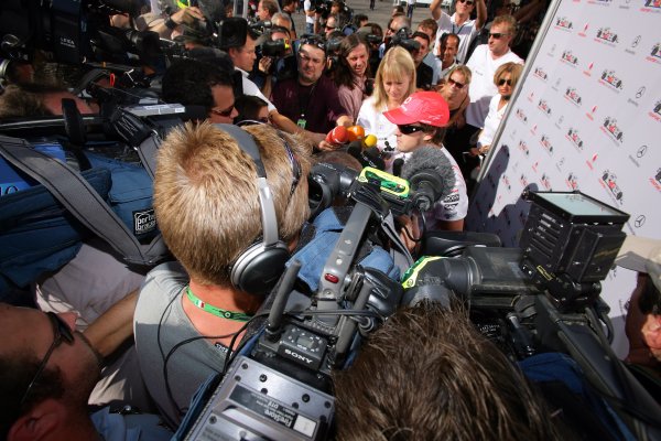 2007 Italian Grand Prix - Friday Practice
Autodromo di Monza, Monza, Italy.
7th September 2007.
A media scrum surrounds Fernando Alonso, McLaren MP4-22 Mercedes. Portrait. Media.
World Copyright: Lorenzo Bellanca/LAT Photographic
ref: Digital Image ZD2J7196 2007 Italian Grand Prix - Friday Practice
Autodromo di Monza, Monza, Italy.
7th September 2007.
A media scrum surrounds Fernando Alonso, McLaren MP4-22 Mercedes. Portrait. Media.
World Copyright: Lorenzo Bellanca/LAT Photographic
ref: Digital Image ZD2J7196