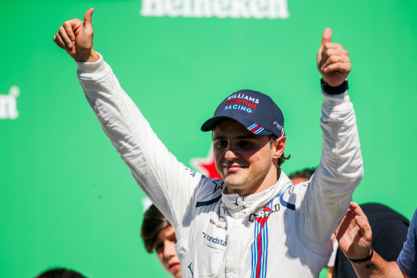 Interlagos, Sao Paulo, Brazil.
Sunday 12 November 2017.
Felipe Massa, Williams Martini Racing, waves from the podium whilst celebrating after his final home Grand Prix.
World Copyright: Charles Coates/LAT Images
ref: Digital Image AN7T7519 Interlagos, Sao Paulo, Brazil.
Sunday 12 November 2017.
Felipe Massa, Williams Martini Racing, waves from the podium whilst celebrating after his final home Grand Prix.
World Copyright: Charles Coates/LAT Images
ref: Digital Image AN7T7519