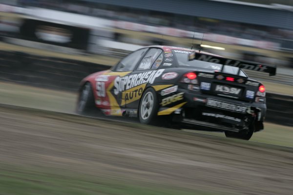 V8 Supercars Championship
Symmons Plains Raceway, Tasmania.
10th - 12th November 2006.
V8 Supercar driver Cameron McConville during the Ferodo Challenge Tasmania at Symmons Plains south of Launceston, Tasmania.
World Copyright: Mark Horsburgh/LAT Photographic V8 Supercars Championship
Symmons Plains Raceway, Tasmania.
10th - 12th November 2006.
V8 Supercar driver Cameron McConville during the Ferodo Challenge Tasmania at Symmons Plains south of Launceston, Tasmania.
World Copyright: Mark Horsburgh/LAT Photographic