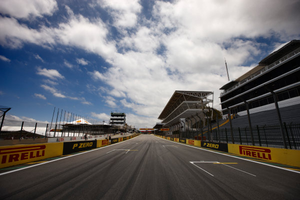 Interlagos, Sao Paulo, Brazil.
24th November 2011.
The start/finish straight. Circuit Close-Ups. Detail.
World Copyright: Steve Etherington/LAT Photographic
ref: Digital Image SNE21231 Interlagos, Sao Paulo, Brazil.
24th November 2011.
The start/finish straight. Circuit Close-Ups. Detail.
World Copyright: Steve Etherington/LAT Photographic
ref: Digital Image SNE21231