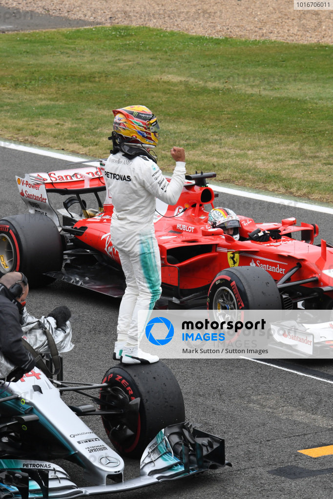 Pole sitter Lewis Hamilton (GBR) MercedesBenz F1 W08 Hybrid celebrates