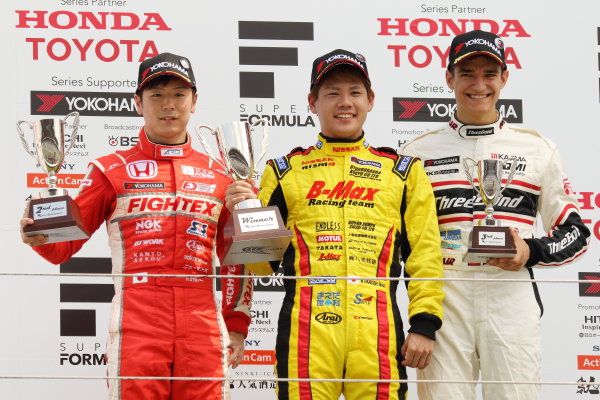 2017 Japanese Formula 3 Championship.
Fuji, Japan. 8th - 9th July 2017. Rd 12 & 13.
Rd12 Winner Mitsunori Takaboshi ( #23 B-MAX NDDP F3 ) 2nd position Hiroki Otsu ( #2 TODA RACING ) 3rd position Alex Palou ( #12 ThreeBond Racing with DRAGO CORSE ) podium portrait
World Copyright: Yasushi Ishihara / LAT Images.
Ref: 2017JF3_Rd12&13_004 2017 Japanese Formula 3 Championship.
Fuji, Japan. 8th - 9th July 2017. Rd 12 & 13.
Rd12 Winner Mitsunori Takaboshi ( #23 B-MAX NDDP F3 ) 2nd position Hiroki Otsu ( #2 TODA RACING ) 3rd position Alex Palou ( #12 ThreeBond Racing with DRAGO CORSE ) podium portrait
World Copyright: Yasushi Ishihara / LAT Images.
Ref: 2017JF3_Rd12&13_004