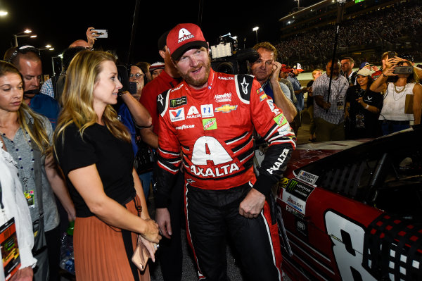 Monster Energy NASCAR Cup Series
Ford EcoBoost 400
Homestead-Miami Speedway, Homestead, FL USA
Sunday 19 November 2017
Dale Earnhardt Jr, Hendrick Motorsports, Axalta Chevrolet SS, and Wife Amy Reimann Earnhardt.
World Copyright: John K Harrelson
LAT Images Monster Energy NASCAR Cup Series
Ford EcoBoost 400
Homestead-Miami Speedway, Homestead, FL USA
Sunday 19 November 2017
Dale Earnhardt Jr, Hendrick Motorsports, Axalta Chevrolet SS, and Wife Amy Reimann Earnhardt.
World Copyright: John K Harrelson
LAT Images