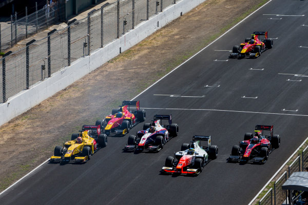 2017 FIA Formula 2 Round 10.
Circuito de Jerez, Jerez, Spain.
Sunday 8 October 2017.Norman Nato (FRA, Pertamina Arden), Nabil Jeffri (MAS, Trident), Sergio Sette Camara (BRA, MP Motorsport), Alexander Albon (THA, ART Grand Prix), Nyck De Vries (NED, Racing Engineering) at the start of the race.
Photo: Zak Mauger/FIA Formula 2.
ref: Digital Image _X0W2673 2017 FIA Formula 2 Round 10.
Circuito de Jerez, Jerez, Spain.
Sunday 8 October 2017.Norman Nato (FRA, Pertamina Arden), Nabil Jeffri (MAS, Trident), Sergio Sette Camara (BRA, MP Motorsport), Alexander Albon (THA, ART Grand Prix), Nyck De Vries (NED, Racing Engineering) at the start of the race.
Photo: Zak Mauger/FIA Formula 2.
ref: Digital Image _X0W2673