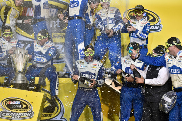 18-20 November, 2016, Homestead, Florida USA
Jimmie Johnson Championship Victory Lane Celebrations
© 2016, Nigel Kinrade
LAT Photo USA 18-20 November, 2016, Homestead, Florida USA
Jimmie Johnson Championship Victory Lane Celebrations
© 2016, Nigel Kinrade
LAT Photo USA
