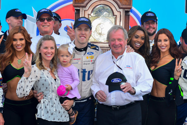 2017 Monster Energy NASCAR Cup Series
STP 500
Martinsville Speedway, Martinsville, VA USA
Sunday 2 April 2017
Brad Keselowski and Edsel Ford in victory lane 
World Copyright: Logan Whitton/LAT Images
ref: Digital Image 17MART1LW2761