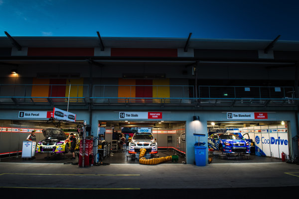 2017 Supercars Championship Round 7.
Townsville 400, Reid Park, Townsville, Queensland, Australia.
Friday 7th July to Sunday 9th July 2017.
Nick Percat drives the #8 Team Clipsal Brad Jones Racing Commodore VF, Tim Slade drives the #14 Freightliner Racing Holden Commodore VF, Tim Blanchard drives the #21 CoolDrive Racing Holden Commodore VF.
World Copyright: Daniel Kalisz/ LAT Images
Ref: Digital Image 070717_VASCR7_DKIMG_2551.jpg 2017 Supercars Championship Round 7.
Townsville 400, Reid Park, Townsville, Queensland, Australia.
Friday 7th July to Sunday 9th July 2017.
Nick Percat drives the #8 Team Clipsal Brad Jones Racing Commodore VF, Tim Slade drives the #14 Freightliner Racing Holden Commodore VF, Tim Blanchard drives the #21 CoolDrive Racing Holden Commodore VF.
World Copyright: Daniel Kalisz/ LAT Images
Ref: Digital Image 070717_VASCR7_DKIMG_2551.jpg