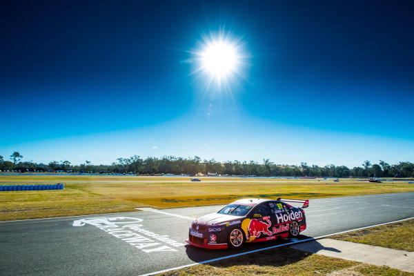 2017 Supercars Championship Round 8.
Ipswich SuperSprint, Queensland Raceway, Queensland, Australia.
Friday 28th July to Sunday 30th July 2017.
Shane van Gisbergen, Triple Eight Race Engineering Holden.
World Copyright: Daniel Kalisz/ LAT Images
Ref: Digital Image 280717_VASCR8_DKIMG_7796.jpg 2017 Supercars Championship Round 8.
Ipswich SuperSprint, Queensland Raceway, Queensland, Australia.
Friday 28th July to Sunday 30th July 2017.
Shane van Gisbergen, Triple Eight Race Engineering Holden.
World Copyright: Daniel Kalisz/ LAT Images
Ref: Digital Image 280717_VASCR8_DKIMG_7796.jpg
