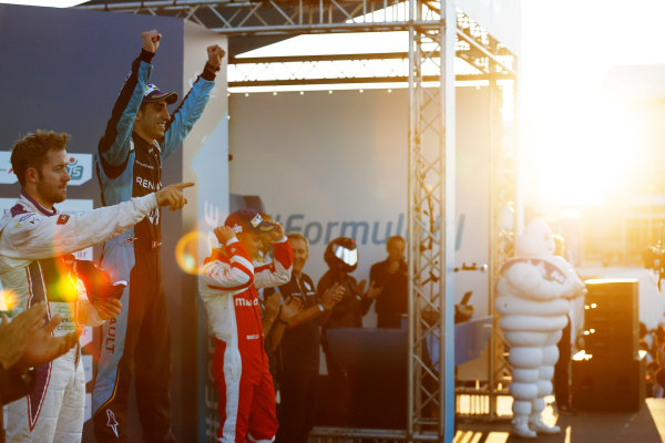 2016/2017 FIA Formula E Championship.
Marrakesh ePrix, Circuit International Automobile Moulay El Hassan, Marrakesh, Morocco.
Sebastien Buemi (SUI), Renault e.Dams, Spark-Renault, Renault Z.E 16 (1st), Sam Bird (GBR), DS Virgin Racing, Spark-Citroen, Virgin DSV-02 (2nd), and Felix Rosenqvist (SWE), Mahindra Racing, Spark-Mahindra, Mahindra M3ELECTRO (3rd)
Saturday 12 November 2016.
Photo: Sam Bloxham/LAT/Formula E
ref: Digital Image _SBB7716