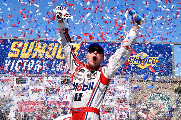Monster Energy NASCAR Cup Series
Toyota/Save Mart 350
Sonoma Raceway, Sonoma, CA USA
Sunday 25 June 2017
Kevin Harvick, Stewart-Haas Racing, Mobil 1 Ford Fusion wins Sonoma.
World Copyright: Rusty Jarrett
LAT Images Monster Energy NASCAR Cup Series
Toyota/Save Mart 350
Sonoma Raceway, Sonoma, CA USA
Sunday 25 June 2017
Kevin Harvick, Stewart-Haas Racing, Mobil 1 Ford Fusion wins Sonoma.
World Copyright: Rusty Jarrett
LAT Images