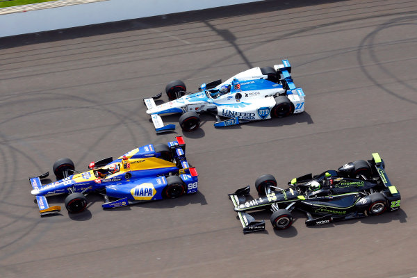 Verizon IndyCar Series
Indianapolis 500 Race
Indianapolis Motor Speedway, Indianapolis, IN USA
Sunday 28 May 2017
Alexander Rossi, Andretti Herta Autosport with Curb-Agajanian Honda, Juan Pablo Montoya, Team Penske Chevrolet and Marco Andretti, Andretti Autosport with Yarrow Honda
World Copyright: Russell LaBounty
LAT Images