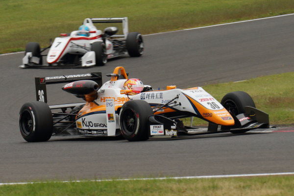 2017 Japanese Formula 3 Championship
Sugo, Japan. 23rd - 24th September 2017. Rd 19 & 20.
Rd19 2nd position Ritomo Miyata ( Corolla Chukyo Kuo TOM?S F314 )action
World Copyright: Yasushi Ishihara / LAT Images.
Ref: 2017_JF3_R19&20_007 2017 Japanese Formula 3 Championship
Sugo, Japan. 23rd - 24th September 2017. Rd 19 & 20.
Rd19 2nd position Ritomo Miyata ( Corolla Chukyo Kuo TOM?S F314 )action
World Copyright: Yasushi Ishihara / LAT Images.
Ref: 2017_JF3_R19&20_007