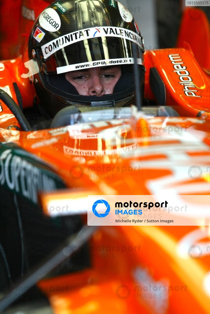 adrian-valles-esp-spyker-formula-one-testing-day-one-silverstone