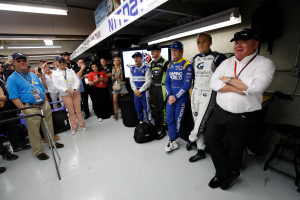 Verizon IndyCar Series
Indianapolis 500 Race
Indianapolis Motor Speedway, Indianapolis, IN USA
Sunday 28 May 2017
Tony Kanaan, Chip Ganassi Racing Teams Honda, Charlie Kimball, Chip Ganassi Racing Teams Honda, Scott Dixon, Chip Ganassi Racing Teams Honda, Max Chilton, Chip Ganassi Racing Teams Honda with team owner Chip Ganassi pre-race meeting and walk to pit lane
World Copyright: Michael L. Levitt
LAT Images