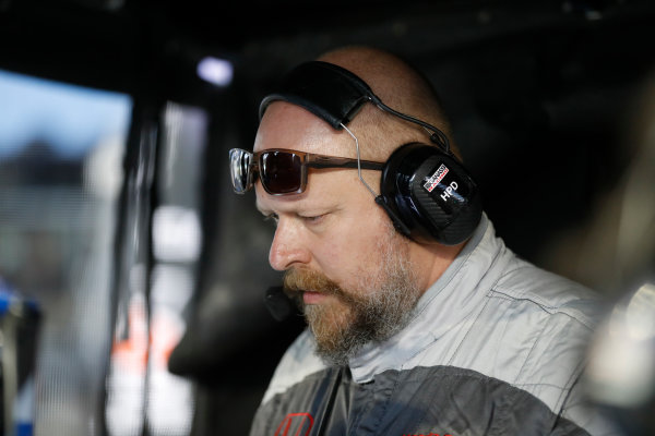 Verizon IndyCar Series
Desert Diamond West Valley Phoenix Grand Prix
Phoenix Raceway, Avondale, AZ USA
Saturday 29 April 2017
Tony Kanaan, Chip Ganassi Racing Teams Honda engineer
World Copyright: Michael L. Levitt
LAT Images