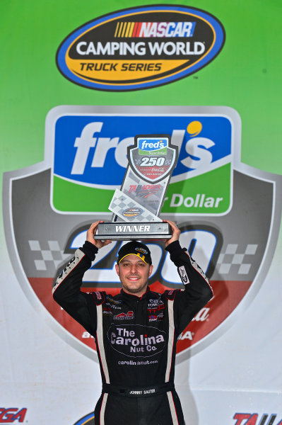 October 18-19, 2013, Talladega, Alabama USA
Johnny Sauter in Victory Lane
© 2013, Brian Czobat
LAT Photo USA
October 18-19, 2013, Talladega, Alabama USA
Johnny Sauter in Victory Lane
© 2013, Brian Czobat
LAT Photo USA