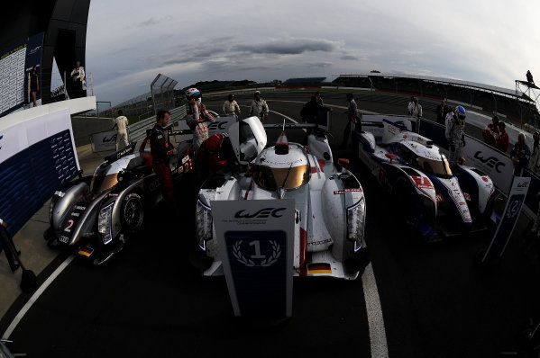Silverstone, England. 24th - 26th August 2012. Rd 4.
Tom Kristensen (DNK), Allan McNish (GBR), Audi Sport Team Joest, Audi R18 Ultra, Andre Lotterer (GER), Marcel Fassler (CHE), Benoit Treluyer (FRA), Audi Sport Team Joest, Audi R18 E-Tron Quatrro, Alexander Wurz (AUT), Nicolas Lapierre (FRA), Kazuki Nakajima (JPN), Toyota Racing, Toyota TS030 Hybrid, in pard ferme, portrait, atmosphere,
World Copyright: Chris Bird/LAT Photographic.
Ref: _CJB8505 Silverstone, England. 24th - 26th August 2012. Rd 4.
Tom Kristensen (DNK), Allan McNish (GBR), Audi Sport Team Joest, Audi R18 Ultra, Andre Lotterer (GER), Marcel Fassler (CHE), Benoit Treluyer (FRA), Audi Sport Team Joest, Audi R18 E-Tron Quatrro, Alexander Wurz (AUT), Nicolas Lapierre (FRA), Kazuki Nakajima (JPN), Toyota Racing, Toyota TS030 Hybrid, in pard ferme, portrait, atmosphere,
World Copyright: Chris Bird/LAT Photographic.
Ref: _CJB8505