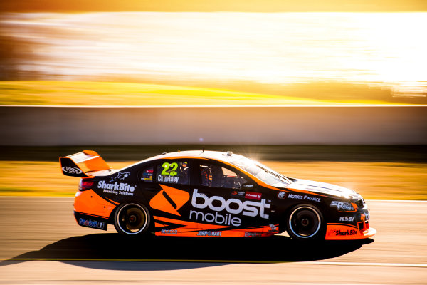 2017 Supercars Championship Round 9.
Sydney SuperSprint, Sydney Motorsport Park, Eastern Creek, Australia.
Friday 18th August to Sunday 20th August 2017.
James Courtney, Walkinshaw Racing.
World Copyright: Daniel Kalisz/LAT Images
Ref: Digital Image 180817_VASCR9_DKIMG_2038.jpg 2017 Supercars Championship Round 9.
Sydney SuperSprint, Sydney Motorsport Park, Eastern Creek, Australia.
Friday 18th August to Sunday 20th August 2017.
James Courtney, Walkinshaw Racing.
World Copyright: Daniel Kalisz/LAT Images
Ref: Digital Image 180817_VASCR9_DKIMG_2038.jpg