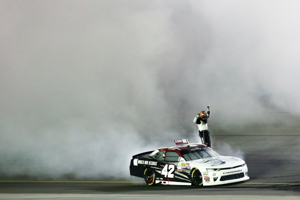 NASCAR XFINITY Series
VisitMyrtleBeach.com 300
Kentucky Speedway
Sparta, KY USA
Saturday 23 September 2017
Tyler Reddick, BBR/Jason Aldean Chevrolet Camaro celebrates
World Copyright: Barry Cantrell
LAT Images NASCAR XFINITY Series
VisitMyrtleBeach.com 300
Kentucky Speedway
Sparta, KY USA
Saturday 23 September 2017
Tyler Reddick, BBR/Jason Aldean Chevrolet Camaro celebrates
World Copyright: Barry Cantrell
LAT Images