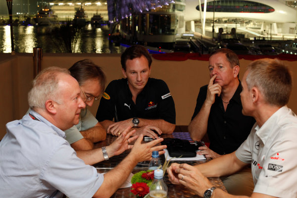 Yas Marina Circuit, Abu Dhabi, United Arab Emirates
31st October 2009.
Tony Dodgins, Autosport Journalist with Mark Hughes, Autosport Journalist, Chritian Horner, Team Principal, Red Bull Racing, Martin Brundle, TV Commentator, BBC and Martin Whitmarsh, Team Principal, McLaren in conversation around a table, portrait.
World Copyright: Glenn Dunbar/LAT Photographic
ref: Digital Image GD5D8823 Yas Marina Circuit, Abu Dhabi, United Arab Emirates
31st October 2009.
Tony Dodgins, Autosport Journalist with Mark Hughes, Autosport Journalist, Chritian Horner, Team Principal, Red Bull Racing, Martin Brundle, TV Commentator, BBC and Martin Whitmarsh, Team Principal, McLaren in conversation around a table, portrait.
World Copyright: Glenn Dunbar/LAT Photographic
ref: Digital Image GD5D8823