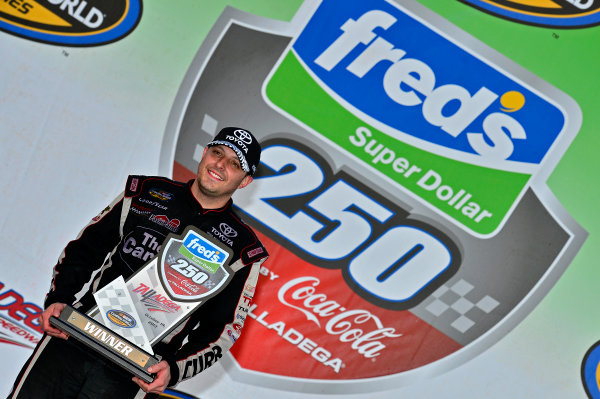 October 18-19, 2013, Talladega, Alabama USA
Johnny Sauter in Victory Lane
© 2013, Brian Czobat
LAT Photo USA
October 18-19, 2013, Talladega, Alabama USA
Johnny Sauter in Victory Lane
© 2013, Brian Czobat
LAT Photo USA