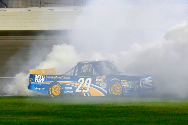 1 October, 2016, Las Vegas, Nevada USA
Tyler Reddick celebrates his win with a burnout
?2016, Russell LaBounty
LAT Photo USA
1 October, 2016, Las Vegas, Nevada USA
Tyler Reddick celebrates his win with a burnout
?2016, Russell LaBounty
LAT Photo USA