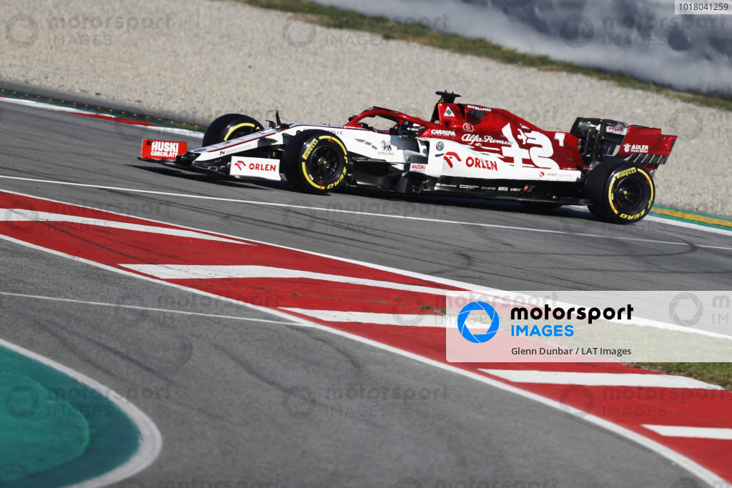 Kimi Raikkonen, Alfa Romeo Racing C39, sa točí