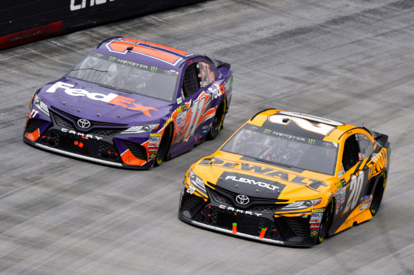 Monster Energy NASCAR Cup Series
Food City 500
Bristol Motor Speedway, Bristol, TN USA
Monday 24 April 2017
Denny Hamlin, FedEx Freight Toyota Camry and Matt Kenseth, DeWalt FlexVolt Toyota Camry
World Copyright: Nigel Kinrade
LAT Images
ref: Digital Image 17BRI1nk08919