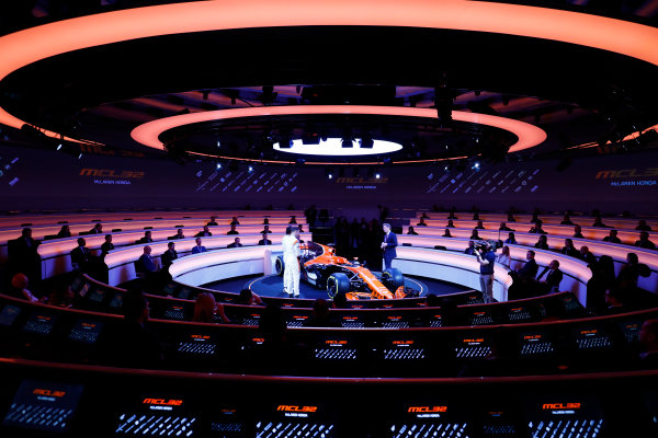 McLaren MCL32 Honda Formula 1 Launch.
McLaren Technology Centre, Woking, UK.
Friday 24 February 2017.
Fernando Alonso, McLaren, Stoffel Vandoorne, McLaren, and presenter Simon Lazenby discuss the MCL32 on stage.
World Copyright: Steven Tee/LAT Images
Ref: _R3I5163