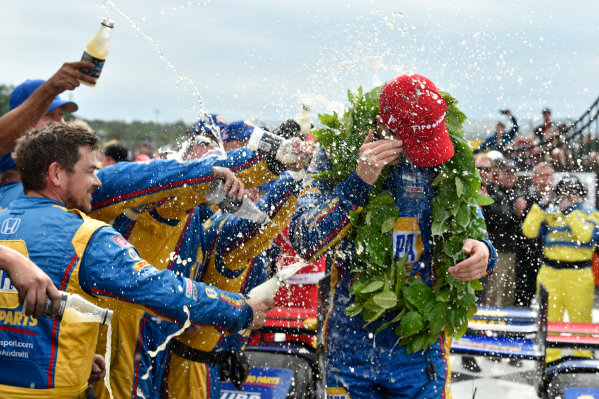 Verizon IndyCar Series
IndyCar Grand Prix at the Glen
Watkins Glen International, Watkins Glen, NY USA
Sunday 3 September 2017
Alexander Rossi, Curb Andretti Herta Autosport with Curb-Agajanian Honda celebrates the win with team in victory lane.
World Copyright: Scott R LePage
LAT Images
ref: Digital Image lepage-170903-wg-7865